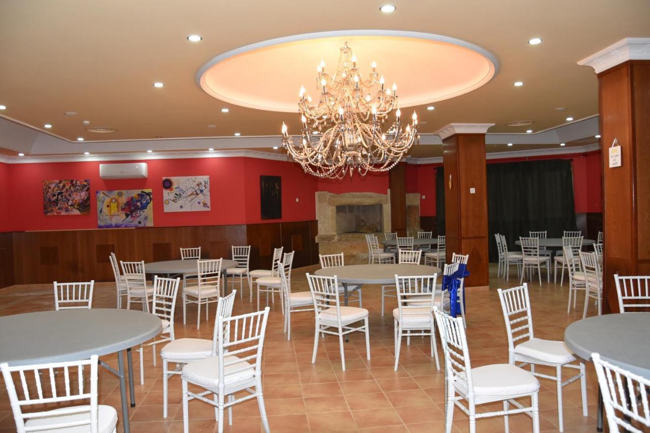 Canas